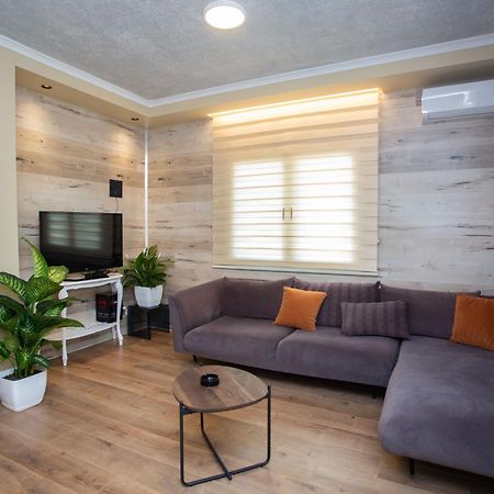 David Center Apartment Tirana Esterno foto